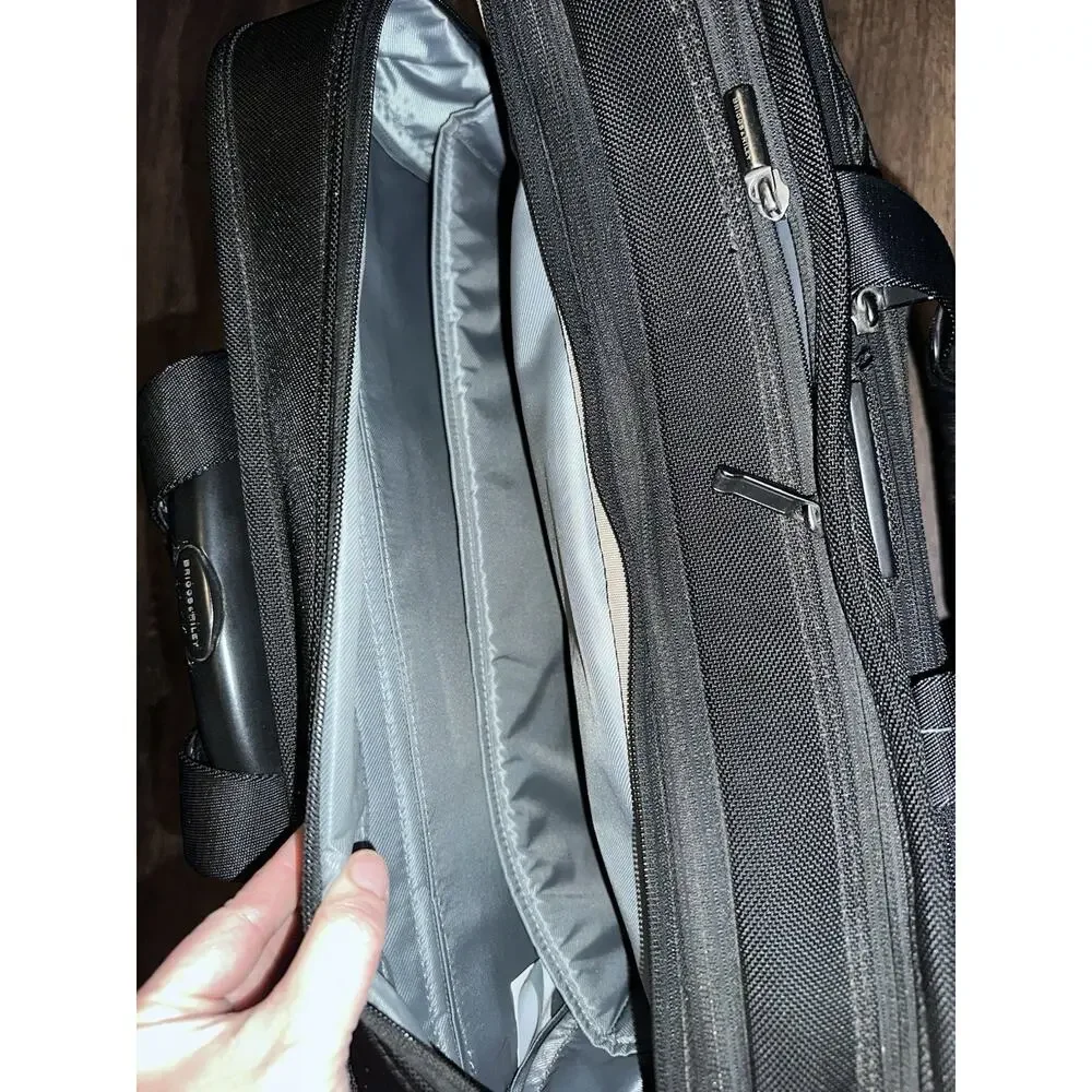 Briggs & Riley Travelware Black Expandable Rolling Laptop Carry On Briefcase